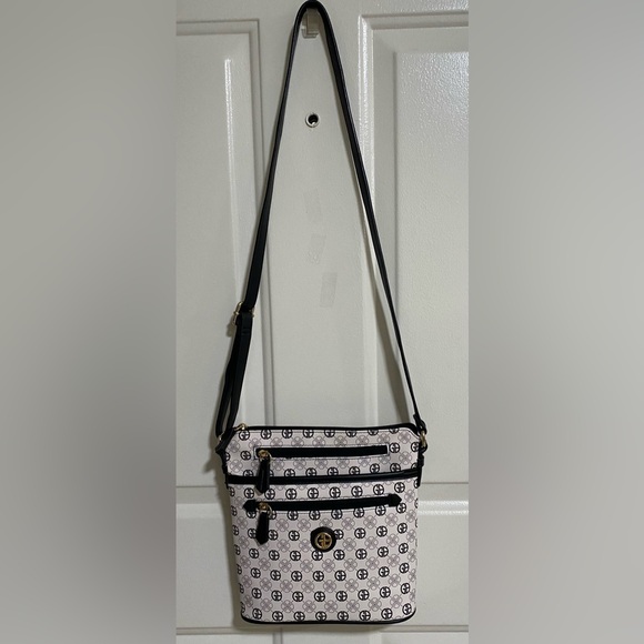 Giani Bernini Tonal Signature Crossbody - Picture 7 of 16